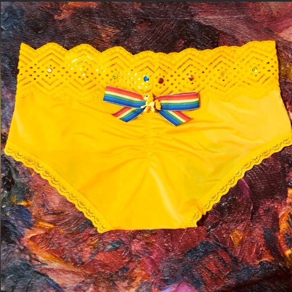 Yellow cheeky bottoms w/ my little pony accent; NWT